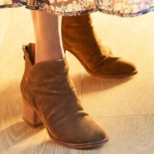 new BEEK Eagle Heeled Suede Boot Chestnut 258 10M5T